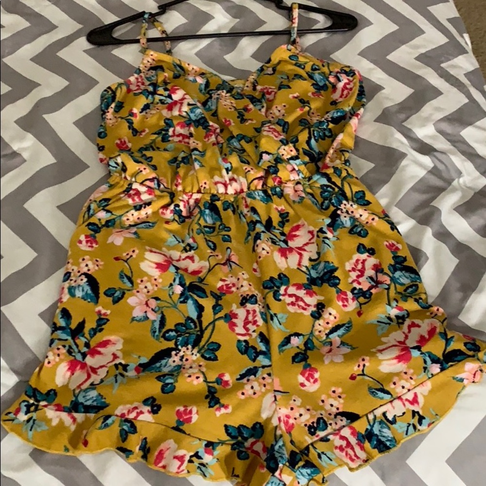 🌻Mustard Yellow Floral Romper🌻